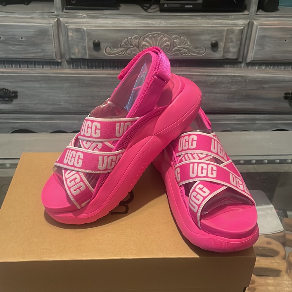 Ugg LA cloud sandals
